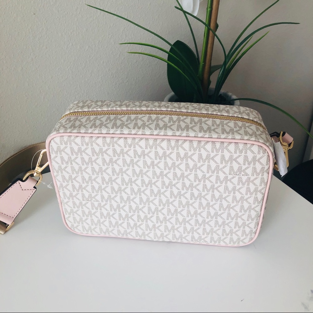 MICHAEL KORS KENLY LARGE CROSSBODY IN POWDER BLUSH - Picture 3 of 9